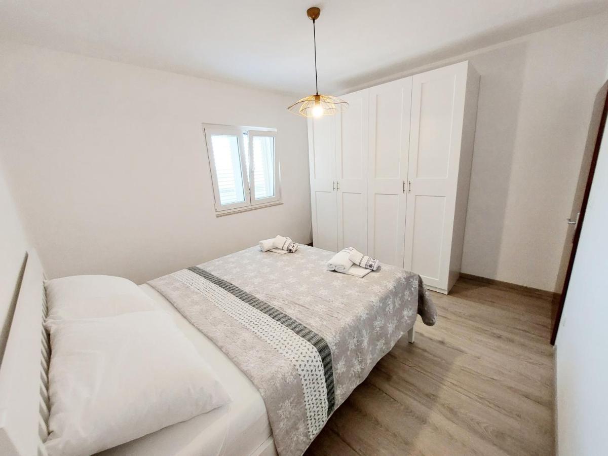 Luxury Sea View Apartment Jesenice  Kültér fotó