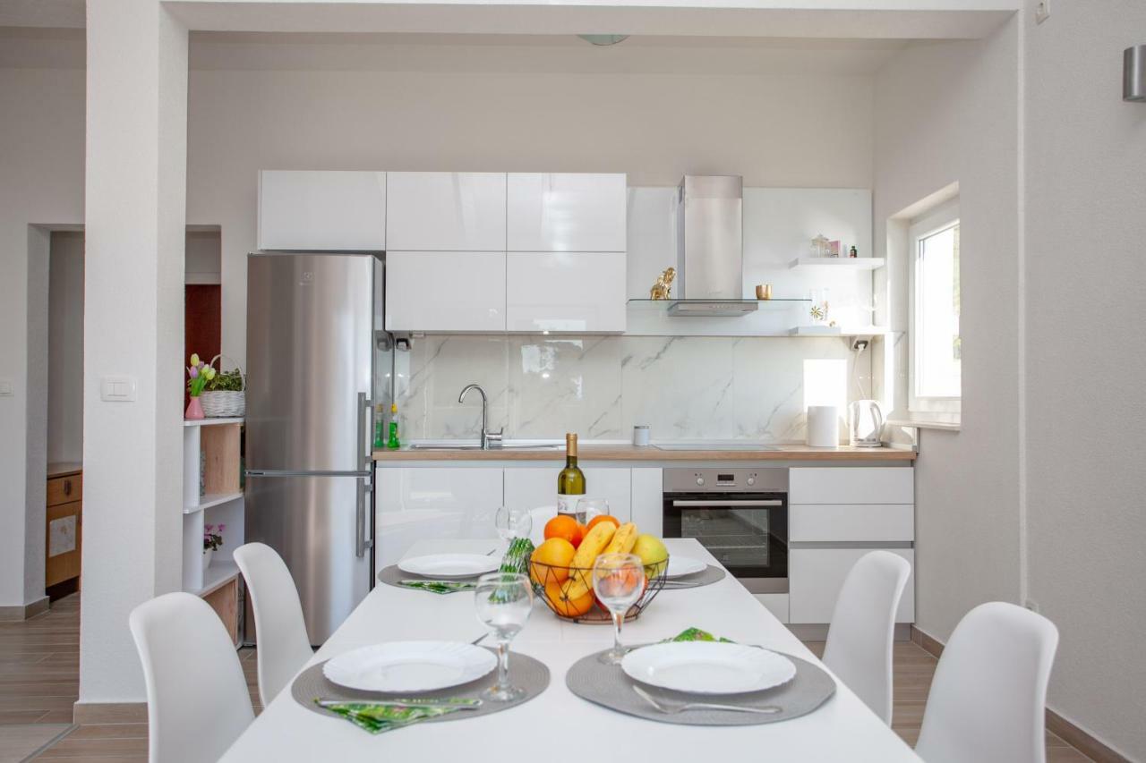 Luxury Sea View Apartment Jesenice  Kültér fotó