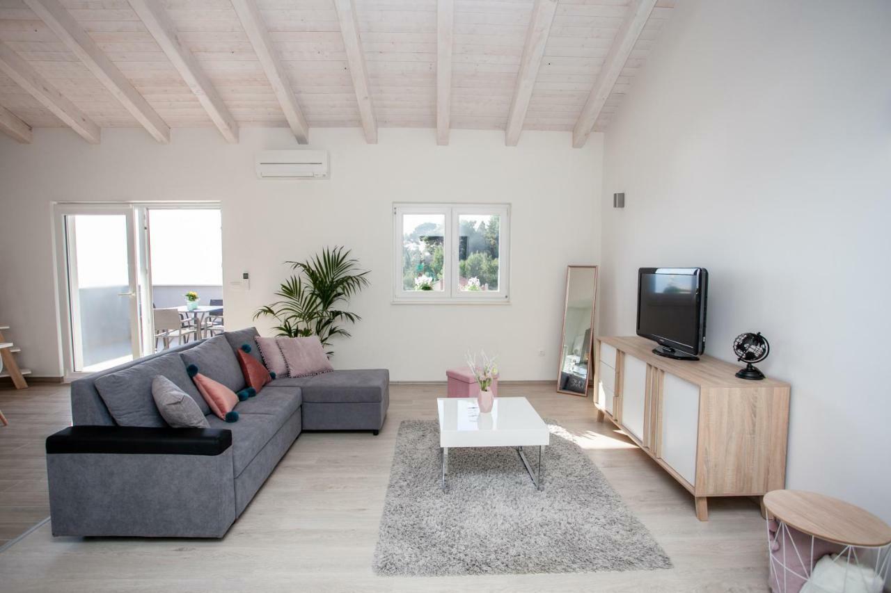 Luxury Sea View Apartment Jesenice  Kültér fotó