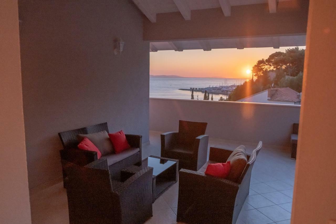 Luxury Sea View Apartment Jesenice  Kültér fotó